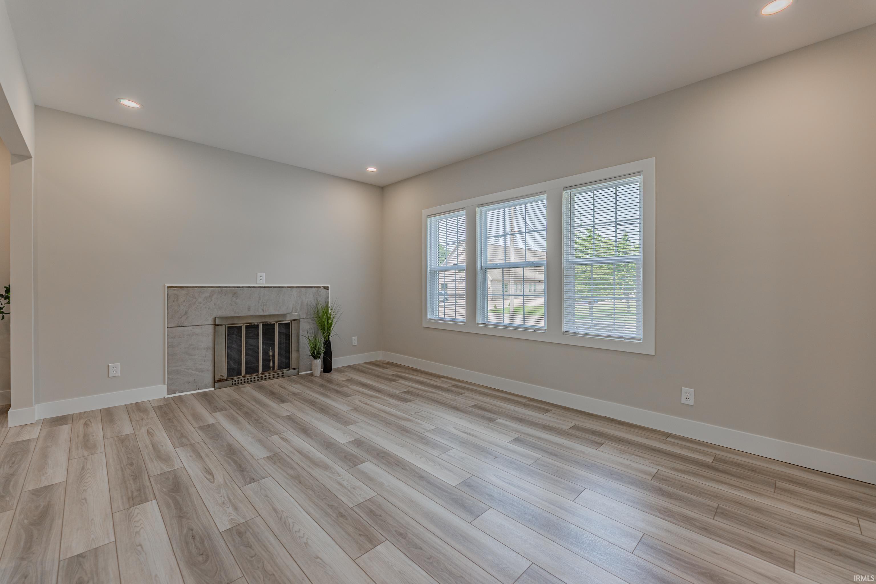 2013 Vogel Road Evansville, IN 47711 - Photo 8 of 34 Gallery Image 8