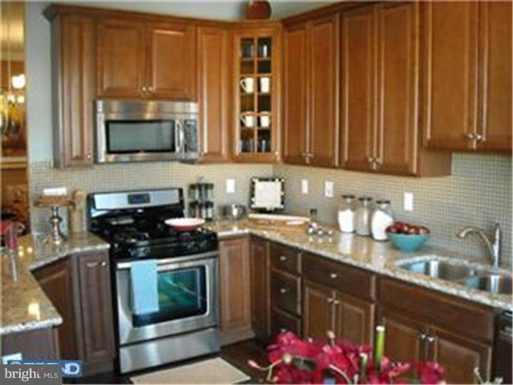 4 Flagger Lane Hamilton, NJ 08619 - Photo 8 of 22 Kitchen