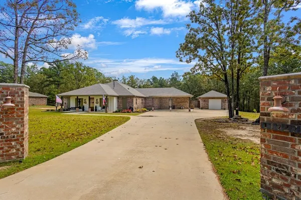 $1,225,000 | 11727 County Road 168, Tyler, TX 75703