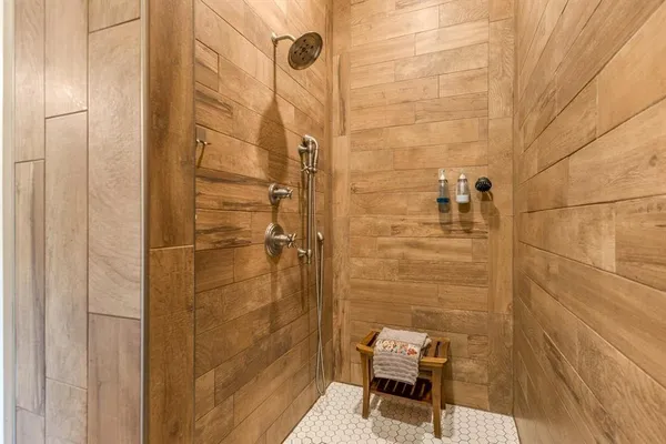 $1,225,000 | 11727 County Road 168, Tyler, TX 75703