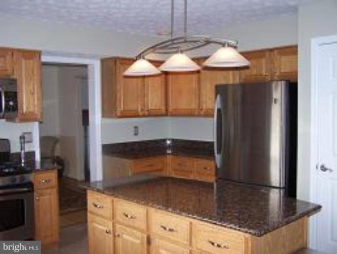 17250 Spates Hill Road Poolesville, MD 20837 - Photo 5 of 27 WOW! LOOK @ this Center Island Kitchen!