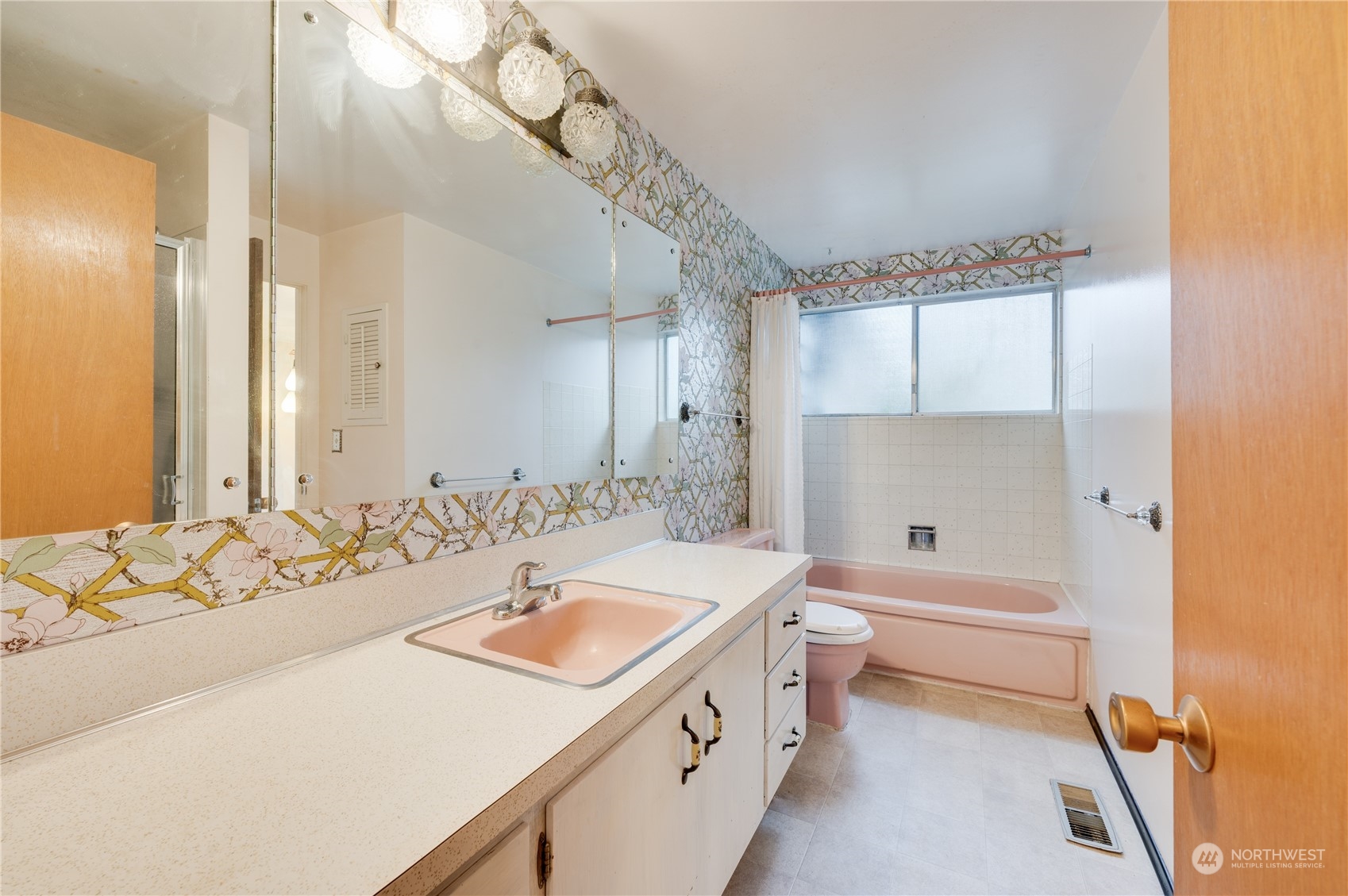 711 15th Street Southwest Edmonds, WA 98020 - Photo 15 of 26 Gallery Image 15