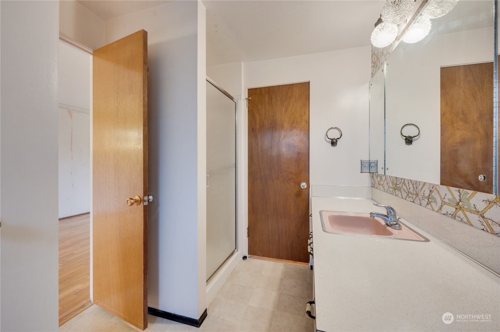 711 15th Street Southwest Edmonds, WA 98020 - Photo 16 of 26 Gallery Image 16