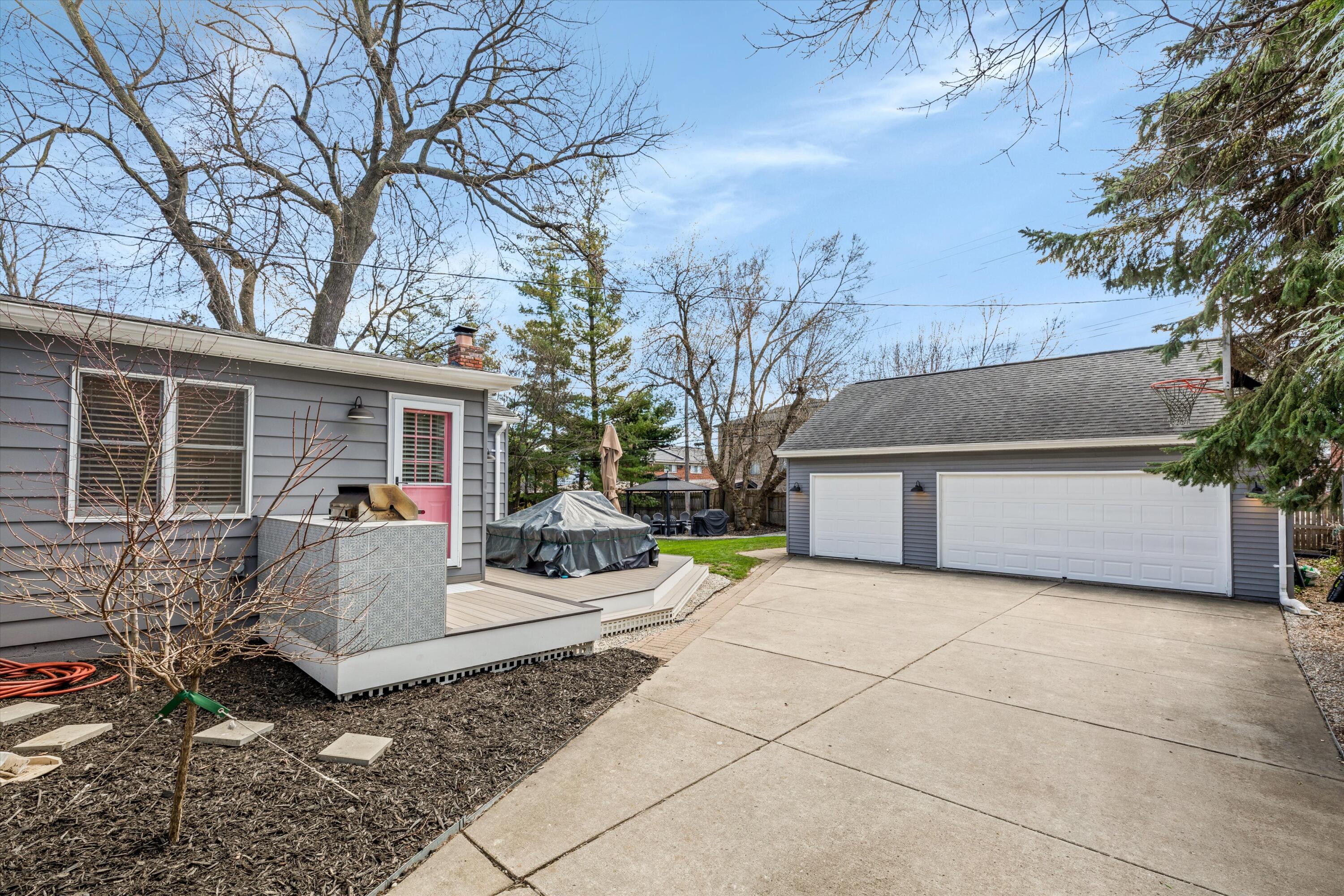 2510 Yorkshire Road Birmingham, MI 48009 - Photo 47 of 54 47-2510 Yorkshire Rd 043