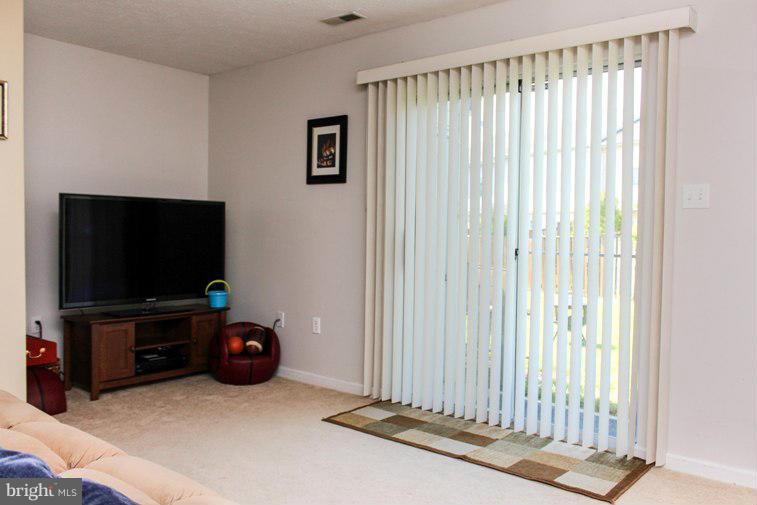 45285 Rumsford Lane California, MD 20619 - Photo 6 of 12 Living Room