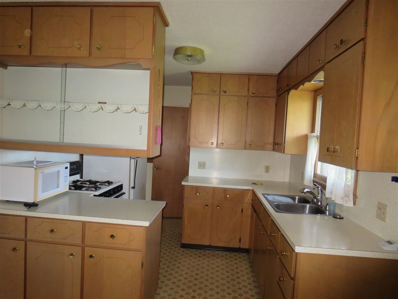 815 7th Street Kalona, IA 52247 - Photo 6 of 23 Gallery Image 6