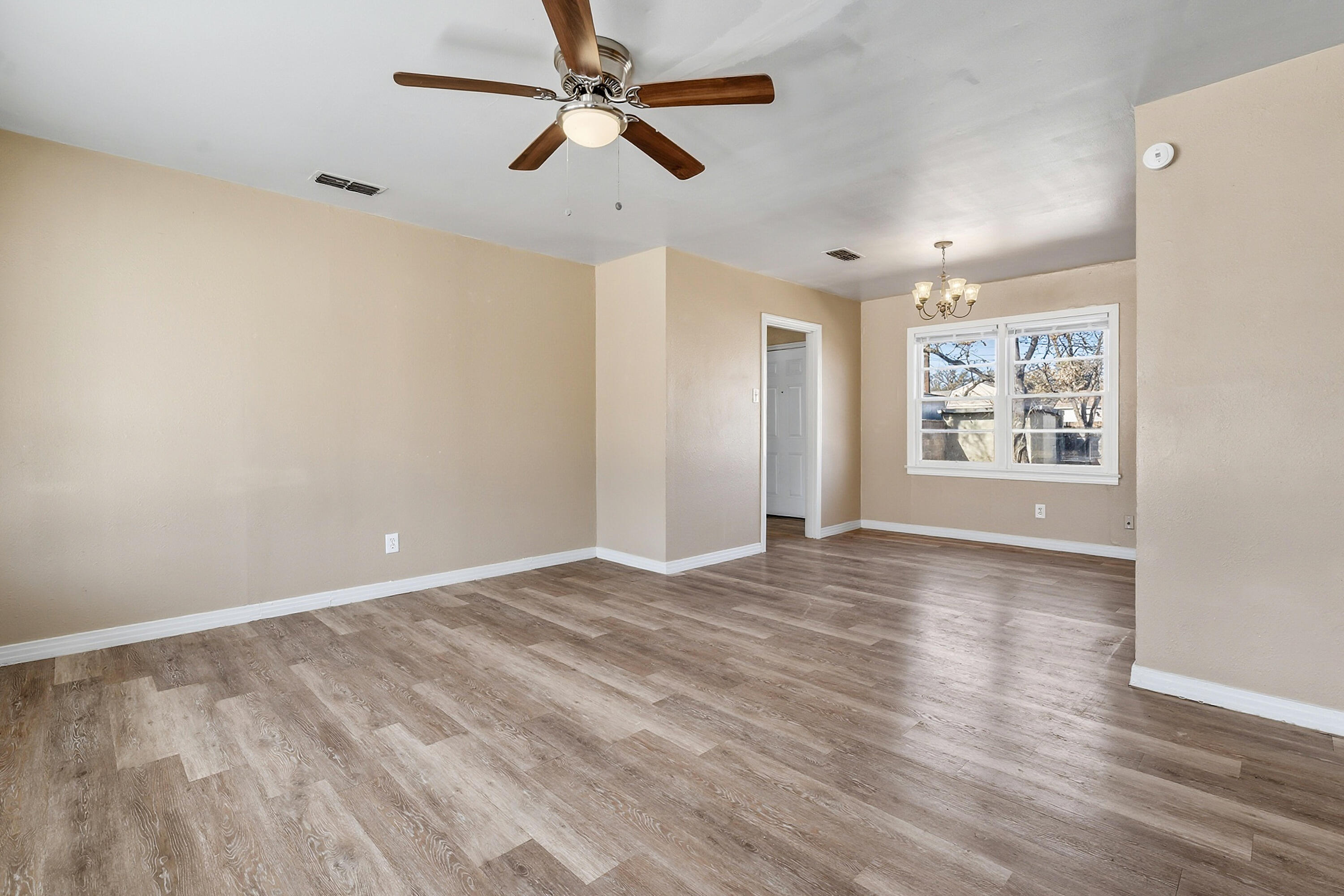 3714 25th Street Lubbock, TX 79410 - Photo 3 of 17 DSC05955