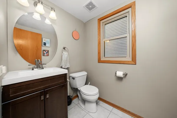 $450,000 | 11144 Denny Avenue, Mokena, IL 60448