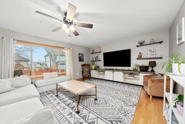 $450,000 | 11144 Denny Avenue, Mokena, IL 60448