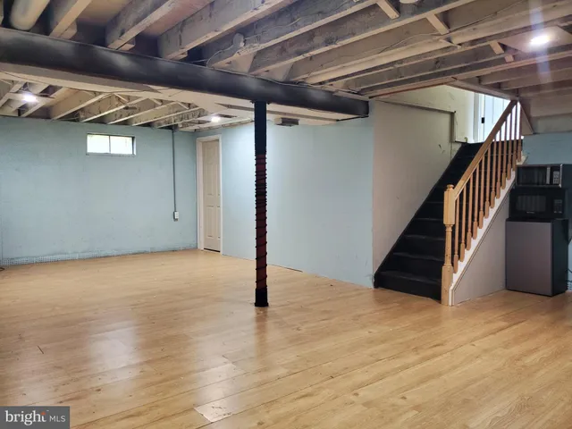 a view of a field with trees