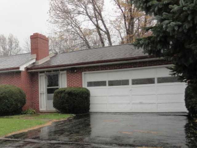 278 Pulaski Road Pulaski, PA 16143 - Photo 2 of 6 Parking Lot/Garage.