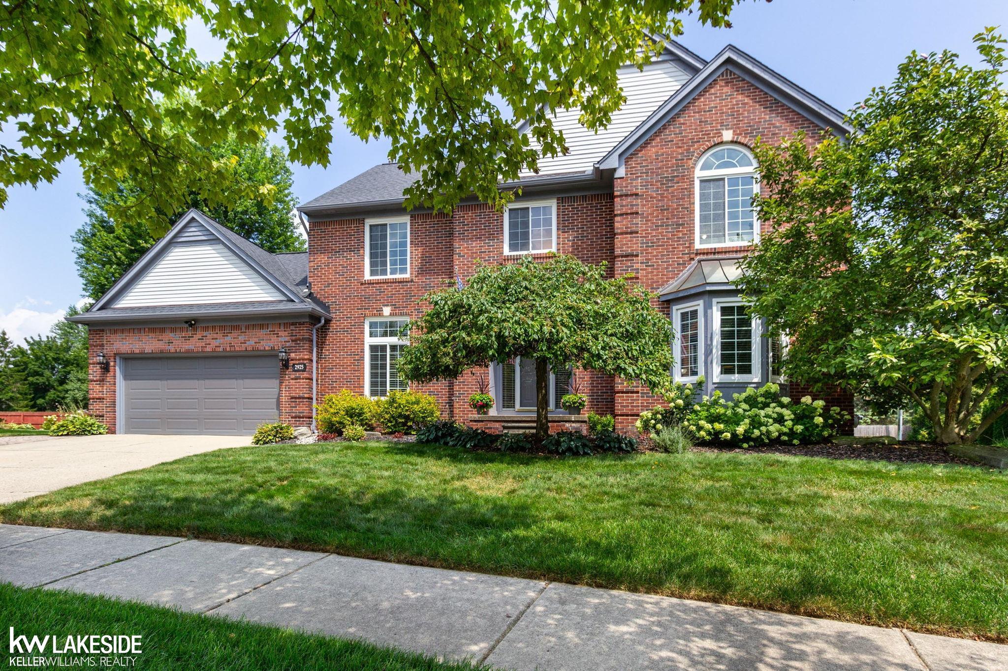 2925 Manorwood Road Troy, MI 48085 - Photo 3 of 70 50184901-a029d682-77e0-48b9-98fe-6276b14c9d9e.JPG