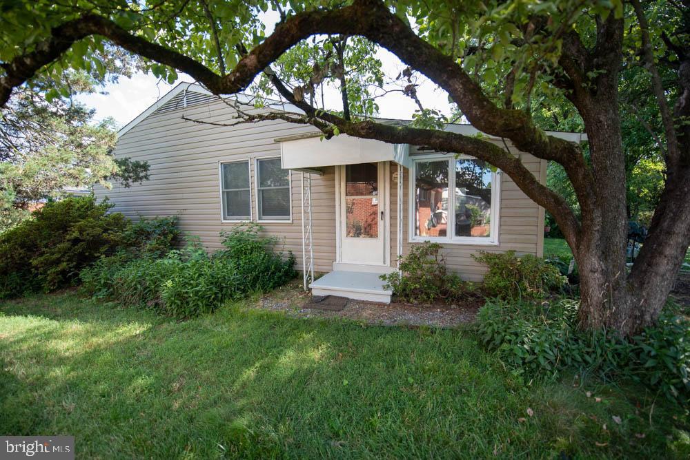 1032 Collwood Road Catonsville, MD 21228 - Photo 20 of 23 Side entrance
