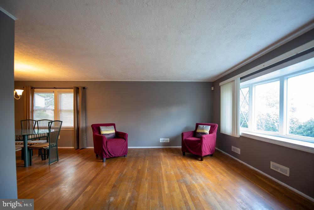 1032 Collwood Road Catonsville, MD 21228 - Photo 8 of 23 Living room