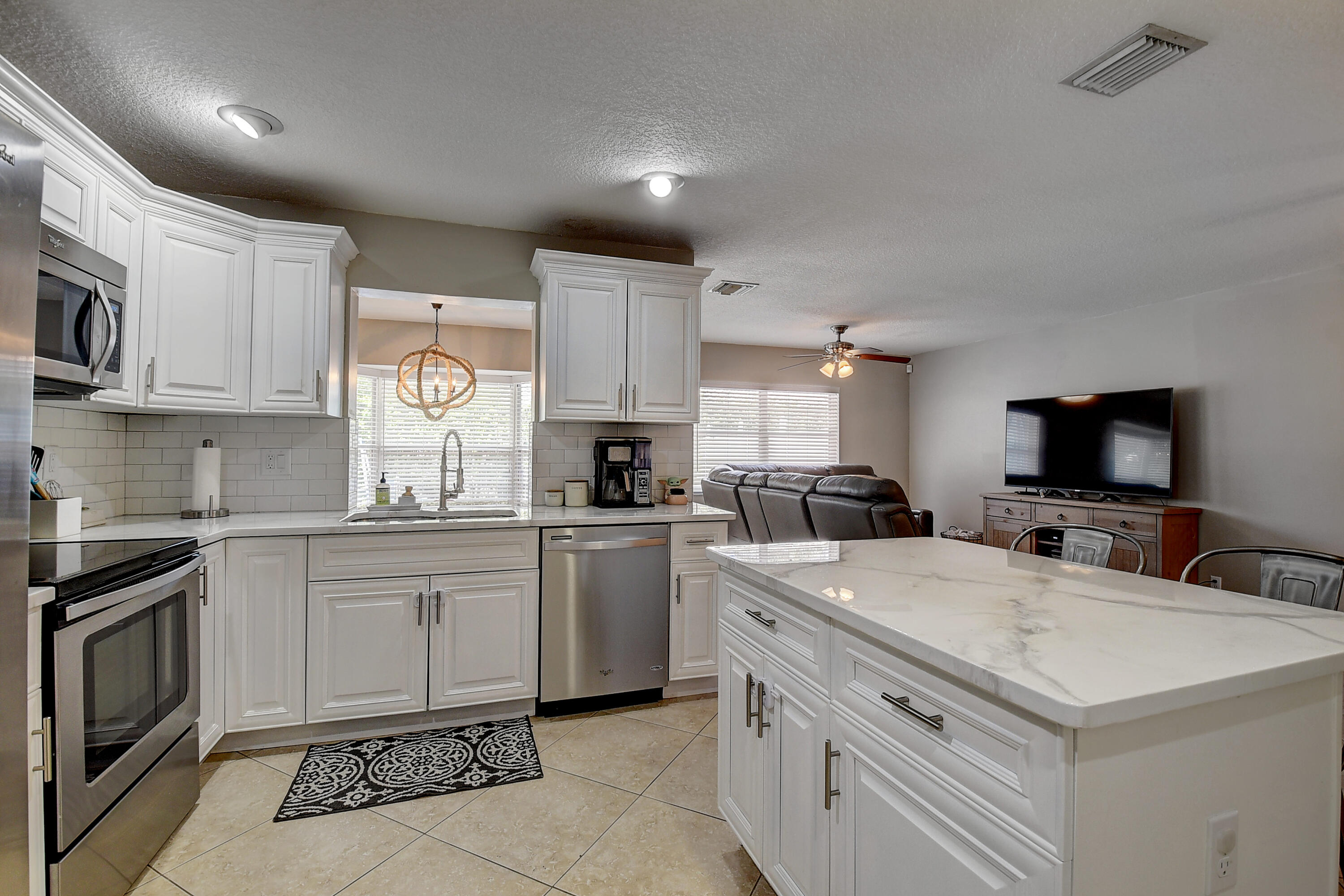 10340 Sunstream Lane Boca Raton, FL 33428 - Photo 11 of 34 Kitchen