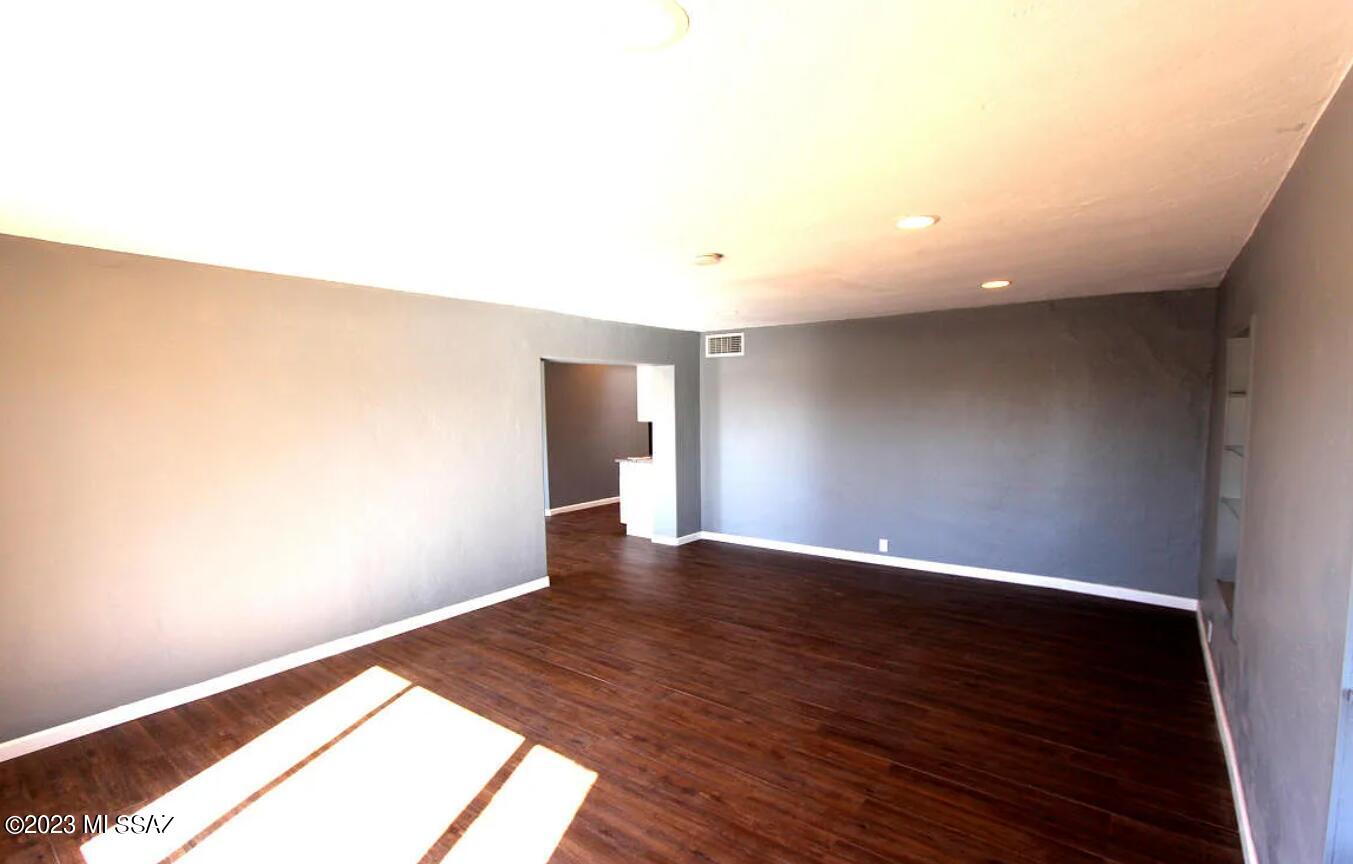 125 East Roger Road Tucson, AZ 85705 - Photo 11 of 15