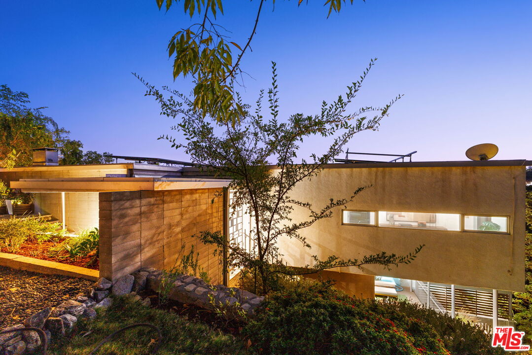 1290 Rancheros Road Pasadena, CA 91103 - Photo 12 of 72