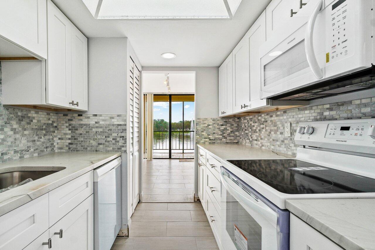 3304 Bridgewood Drive Boca Raton, FL 33434 - Photo 11 of 44 Brand new kitchen 2