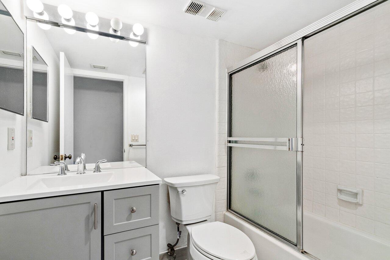 3304 Bridgewood Drive Boca Raton, FL 33434 - Photo 14 of 44 upstairs 2nd full bath