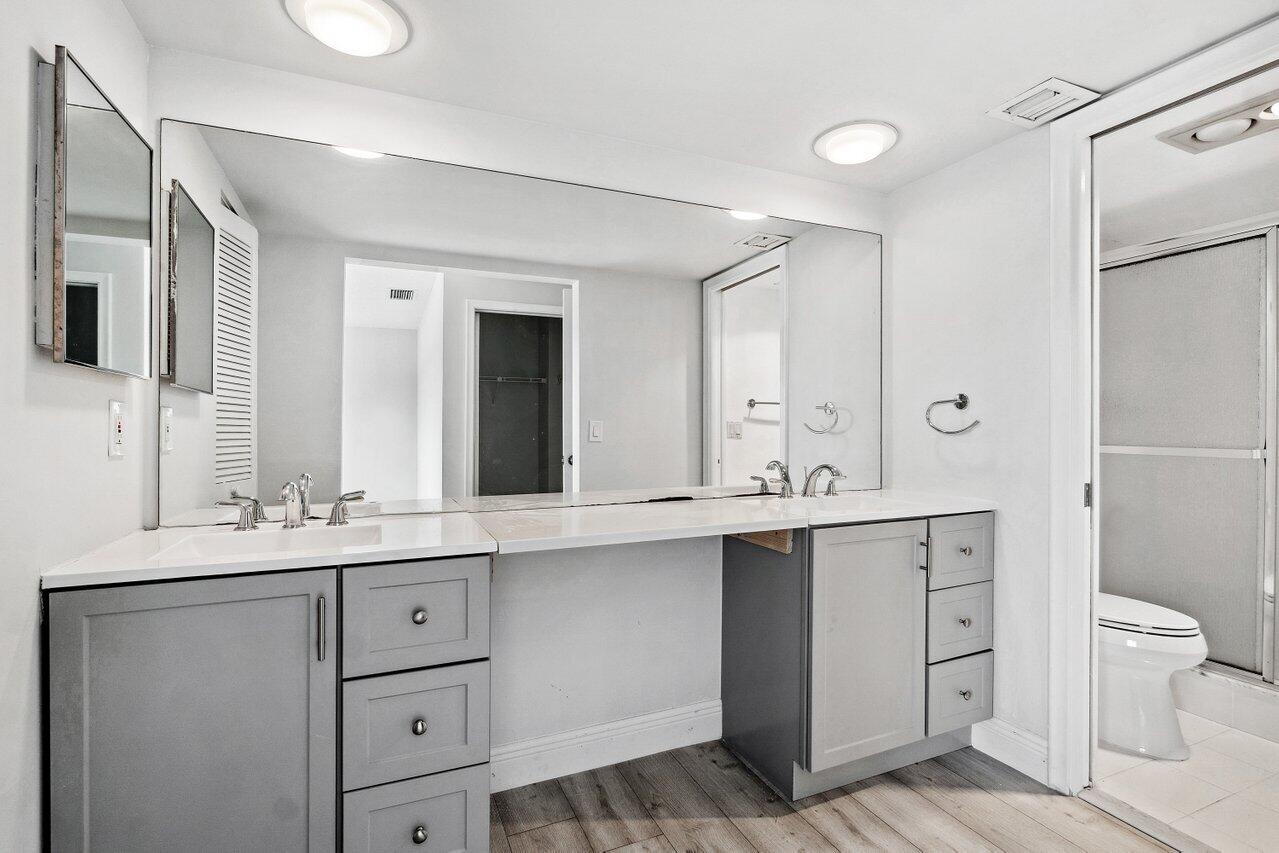 3304 Bridgewood Drive Boca Raton, FL 33434 - Photo 16 of 44 Master Bathroom
