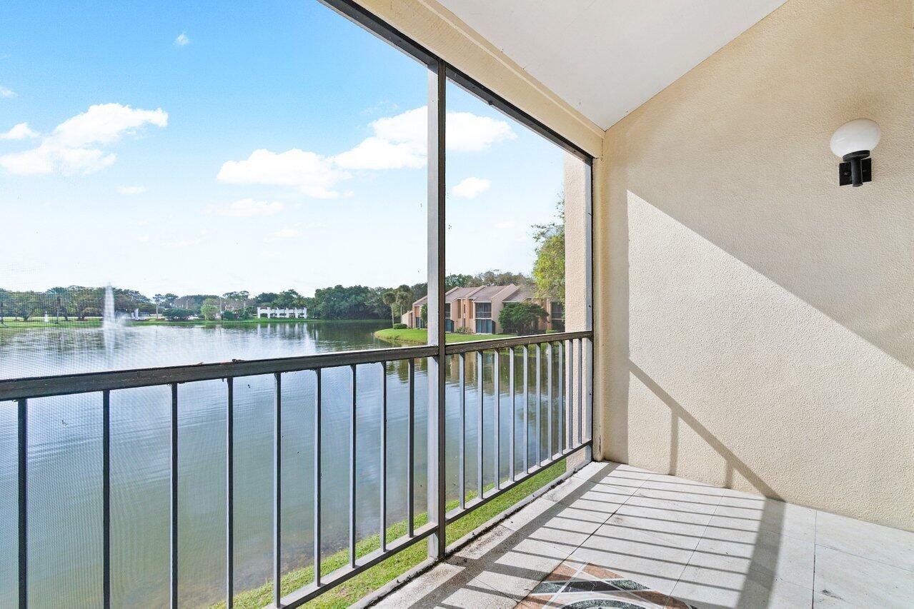 3304 Bridgewood Drive Boca Raton, FL 33434 - Photo 24 of 44 screened in Balcony