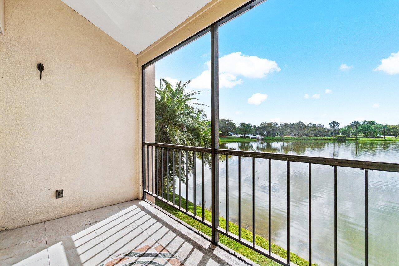 3304 Bridgewood Drive Boca Raton, FL 33434 - Photo 25 of 44 screened in Balcony 2