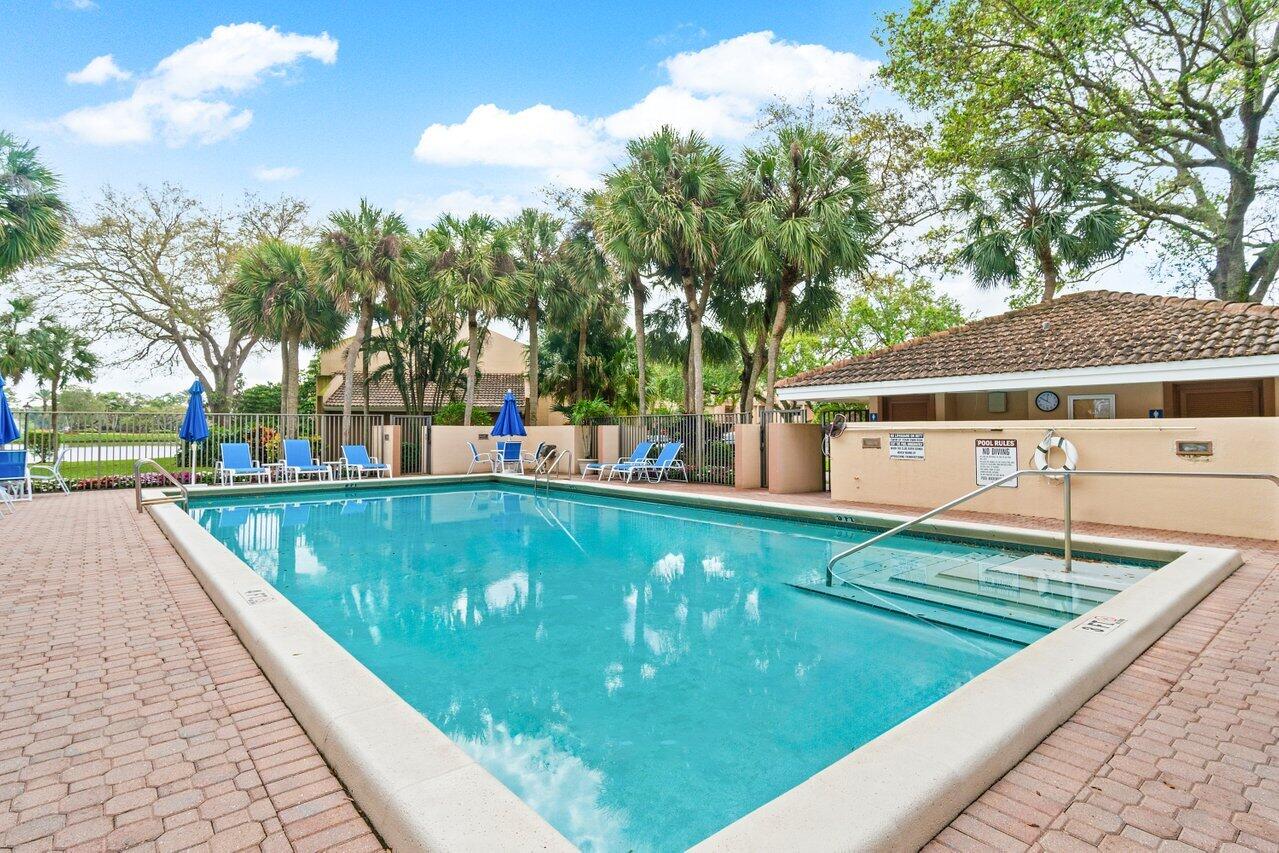 3304 Bridgewood Drive Boca Raton, FL 33434 - Photo 27 of 44 Pinelake pool