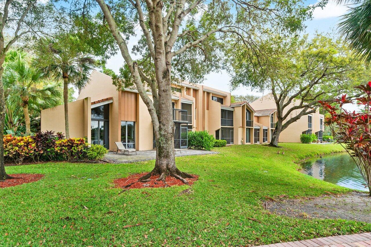 3304 Bridgewood Drive Boca Raton, FL 33434 - Photo 28 of 44 Behind building