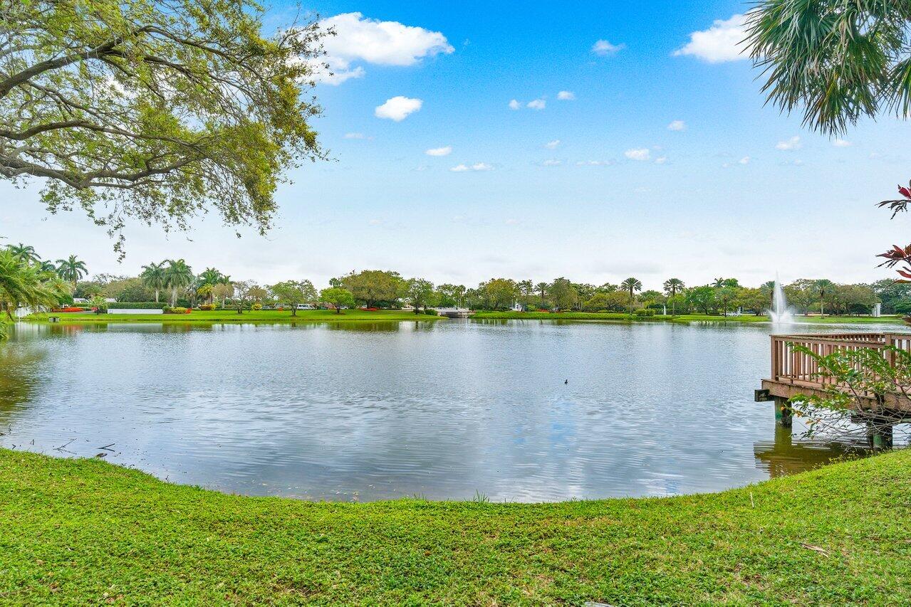 3304 Bridgewood Drive Boca Raton, FL 33434 - Photo 29 of 44 lake views