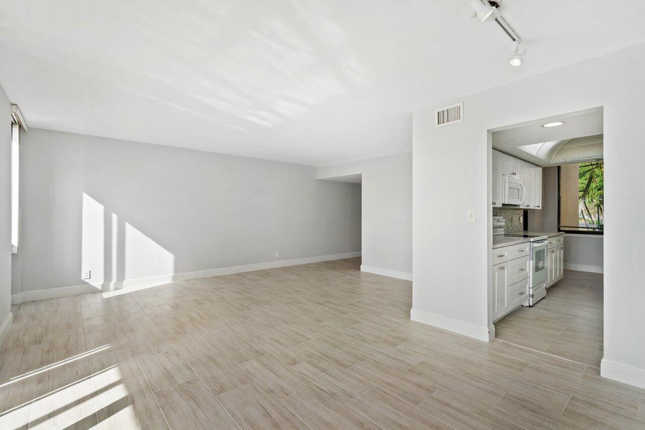 3304 Bridgewood Drive Boca Raton, FL 33434 - Photo 8 of 44 family room/dining 3