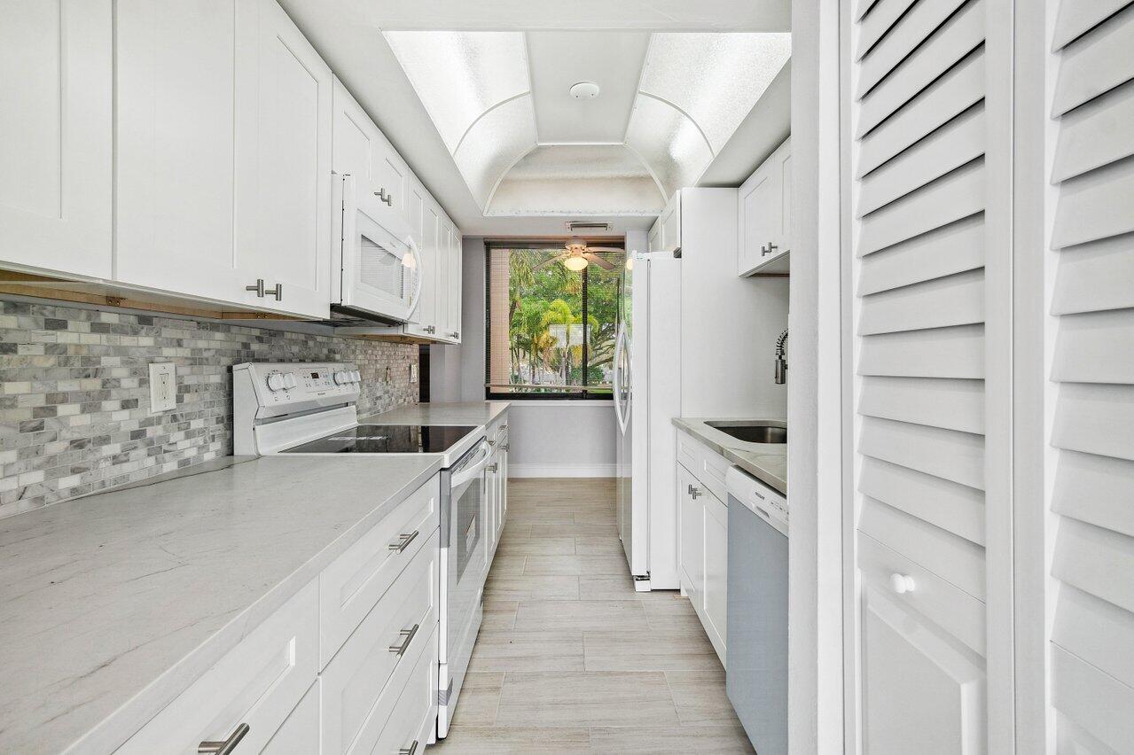 3304 Bridgewood Drive Boca Raton, FL 33434 - Photo 10 of 44 Brand new kitchen