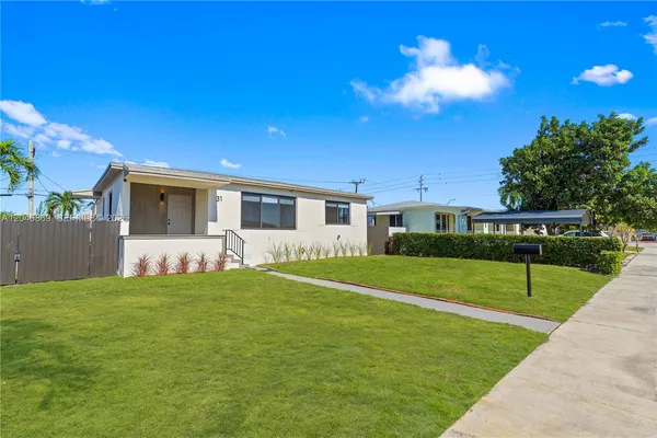 $679,800 | 31 West 64th Street, Hialeah, FL 33012