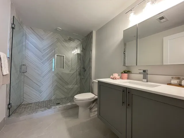 $4,000 | 50 Hichborn Street, Unit 409, Boston, MA 02135