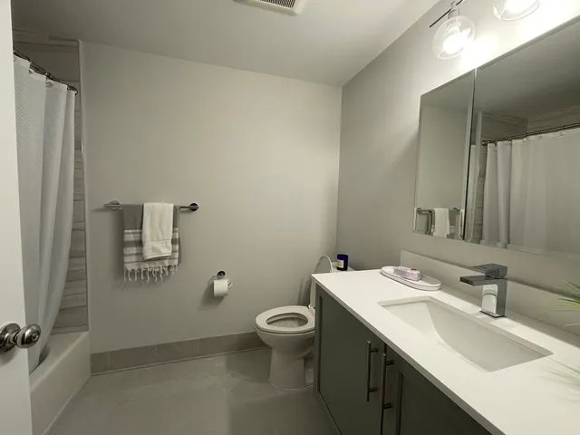 $4,000 | 50 Hichborn Street, Unit 409, Boston, MA 02135