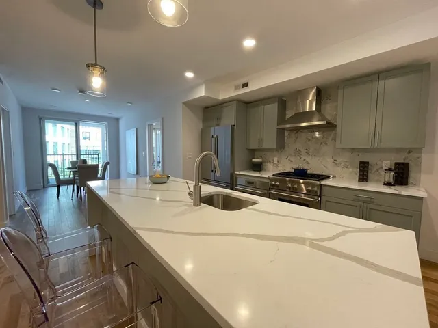 $4,000 | 50 Hichborn Street, Unit 409, Boston, MA 02135
