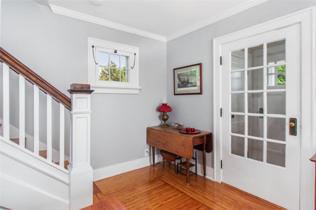 4261 Post Road Warwick, RI 02818 - Photo 3 of 37