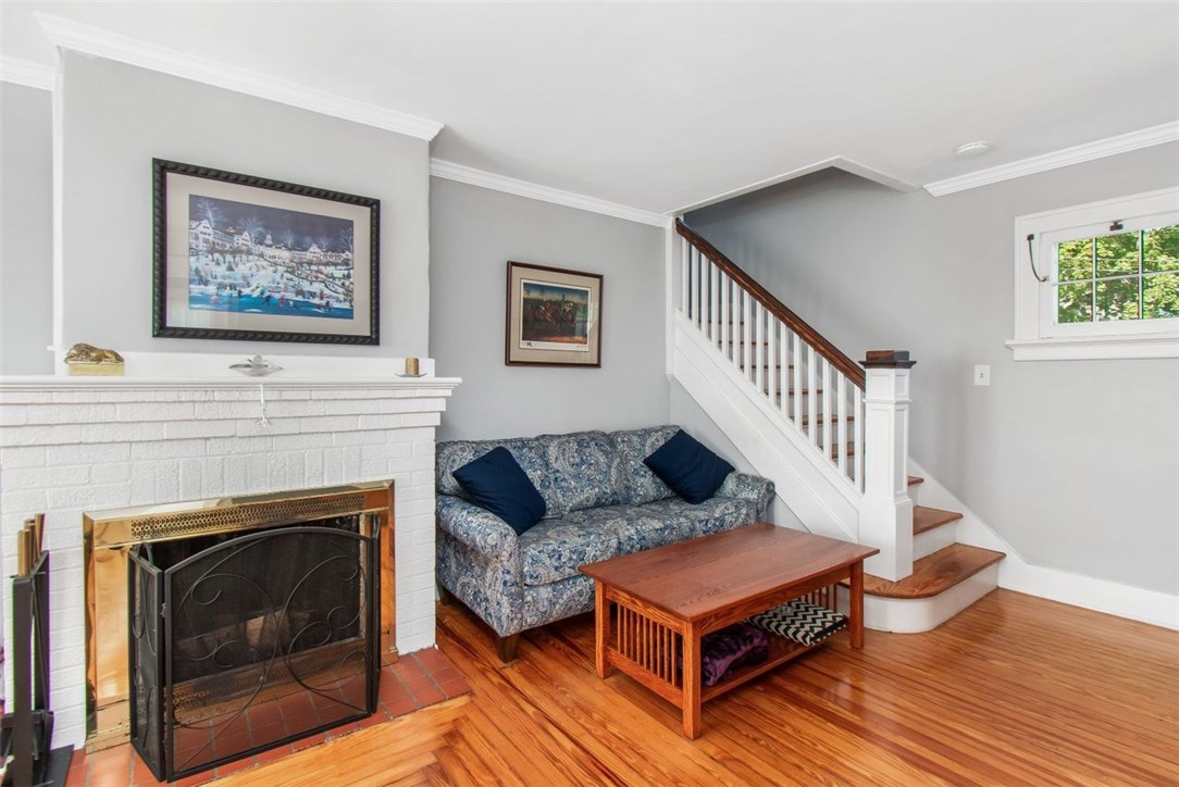 4261 Post Road Warwick, RI 02818 - Photo 4 of 37