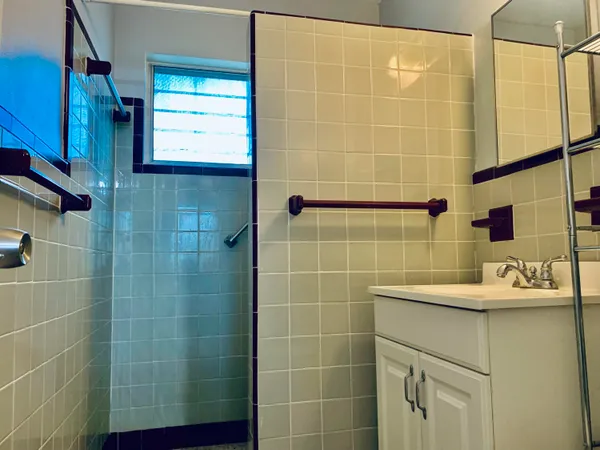 $1,800 | 1420 North Federal Highway, Lake Worth Beach, FL 33460