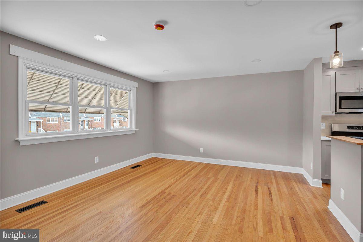 3355 South Keswick Road Philadelphia, PA 19114 - Photo 7 of 27 Gallery Image 7