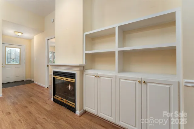 a view of a livingroom with a fireplace