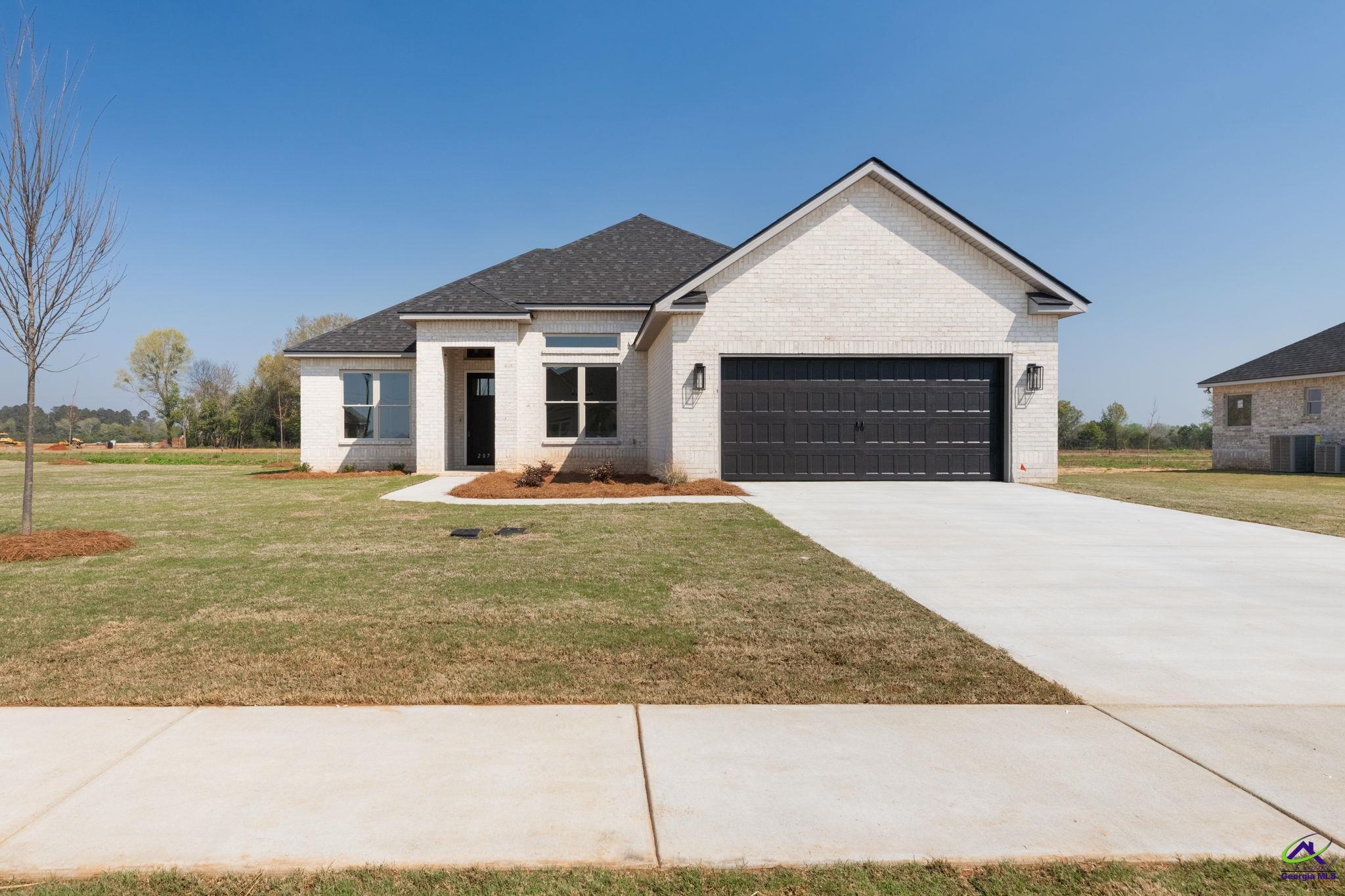 207 Farmland Circle Perry, GA 31069 - Photo 2 of 35