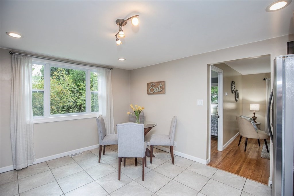 24 Sandy Brook Road Burlington, MA 01803 - Photo 9 of 38 Gallery Image 9