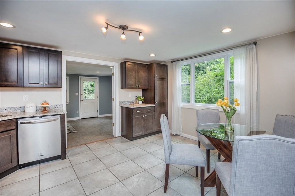 24 Sandy Brook Road Burlington, MA 01803 - Photo 10 of 38 Gallery Image 10