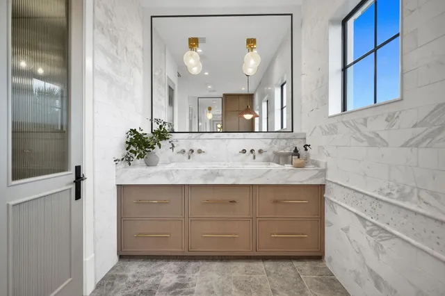 $7,999,000 | 839 Chestnut Court, Marco Island, FL 34145