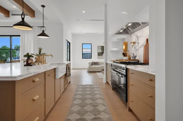 $7,999,000 | 839 Chestnut Court, Marco Island, FL 34145