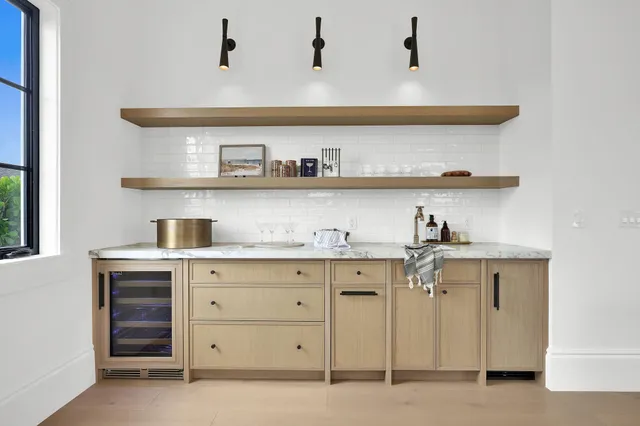 $7,999,000 | 839 Chestnut Court, Marco Island, FL 34145