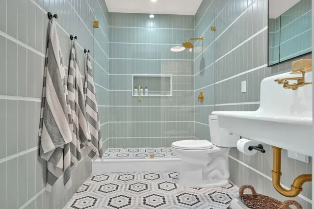 $7,999,000 | 839 Chestnut Court, Marco Island, FL 34145