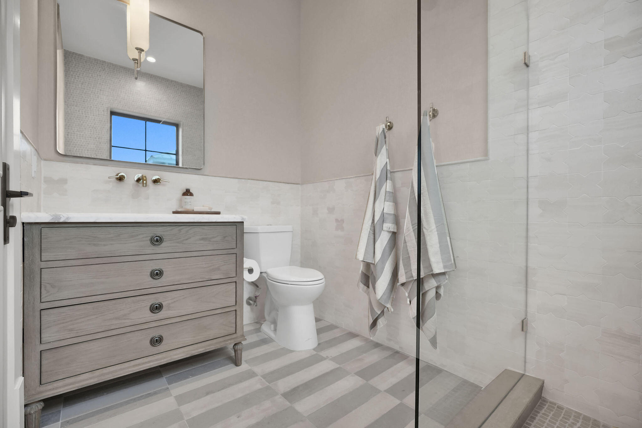 839 Chestnut Court Marco Island, FL 34145 - Photo 76 of 88 a bathroom with a toilet sink and a shower