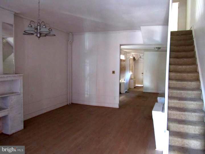 1520 Tasker Street Philadelphia, PA 19145 - Photo 3 of 18 Living Room
