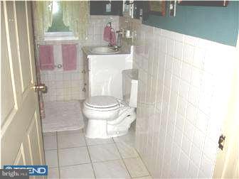 102 Willow Road Wallingford, PA 19086 - Photo 9 of 9 Bathroom